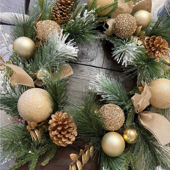 Christmas wreath neutrals burlap 26 inches - Picture 2 of 7